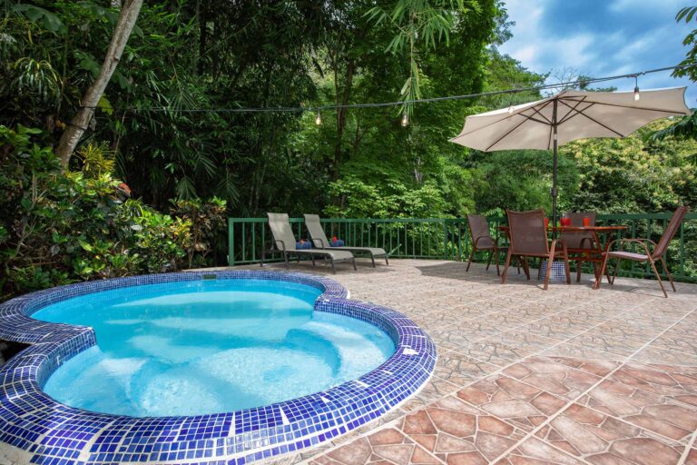 Casa Macaw - Manuel Antonio Estates