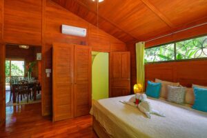 Casa Macaw - Manuel Antonio Estates