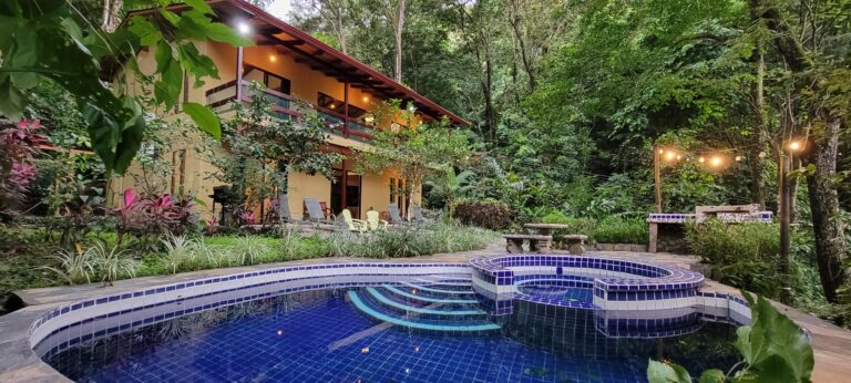 Casa Toucan - Manuel Antonio Estates