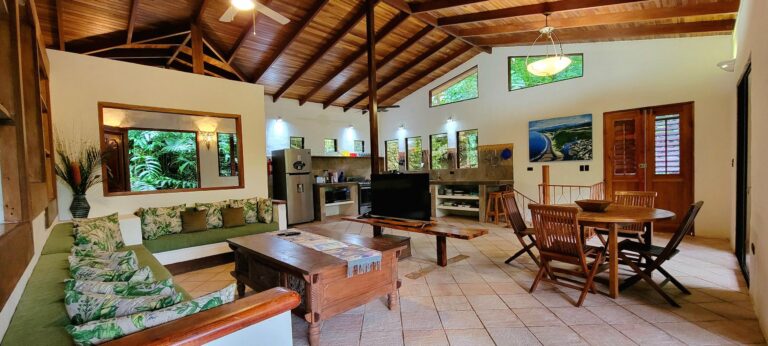 Casa Toucan - Manuel Antonio Estates